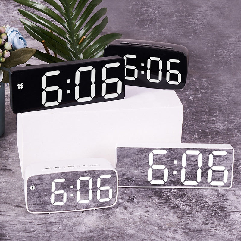 Simple Style LED Electronic Alarm Clock Battery and Plug-in Dual-use Timepiece Yida Time