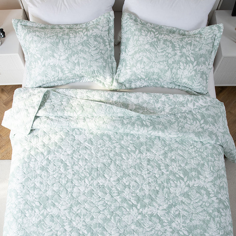 Kasentex Lightweight Floral Quilt Set Twin/Queen/King - Soft All Season Bedspread Coverlet, Green & White Botanical