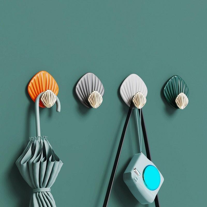 4pcs Creative Shell Shape Wall Hanging Hook Punch-free Strong Adhesive Hook Bathroom Kitchen Wall-mounted Seamless Sticky Hook  Shell Hook Non-Punching Strong Adhesive Adhesive Hook Bearing Door Behind Wall Bathroom Kitchen Key Holder
