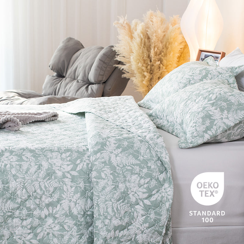 Kasentex Lightweight Floral Quilt Set Twin/Queen/King - Soft All Season Bedspread Coverlet, Green & White Botanical